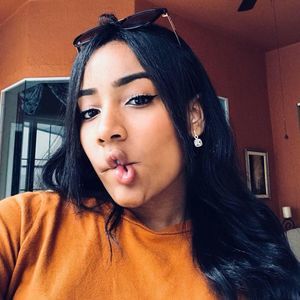 Meet your Posher, Caroline